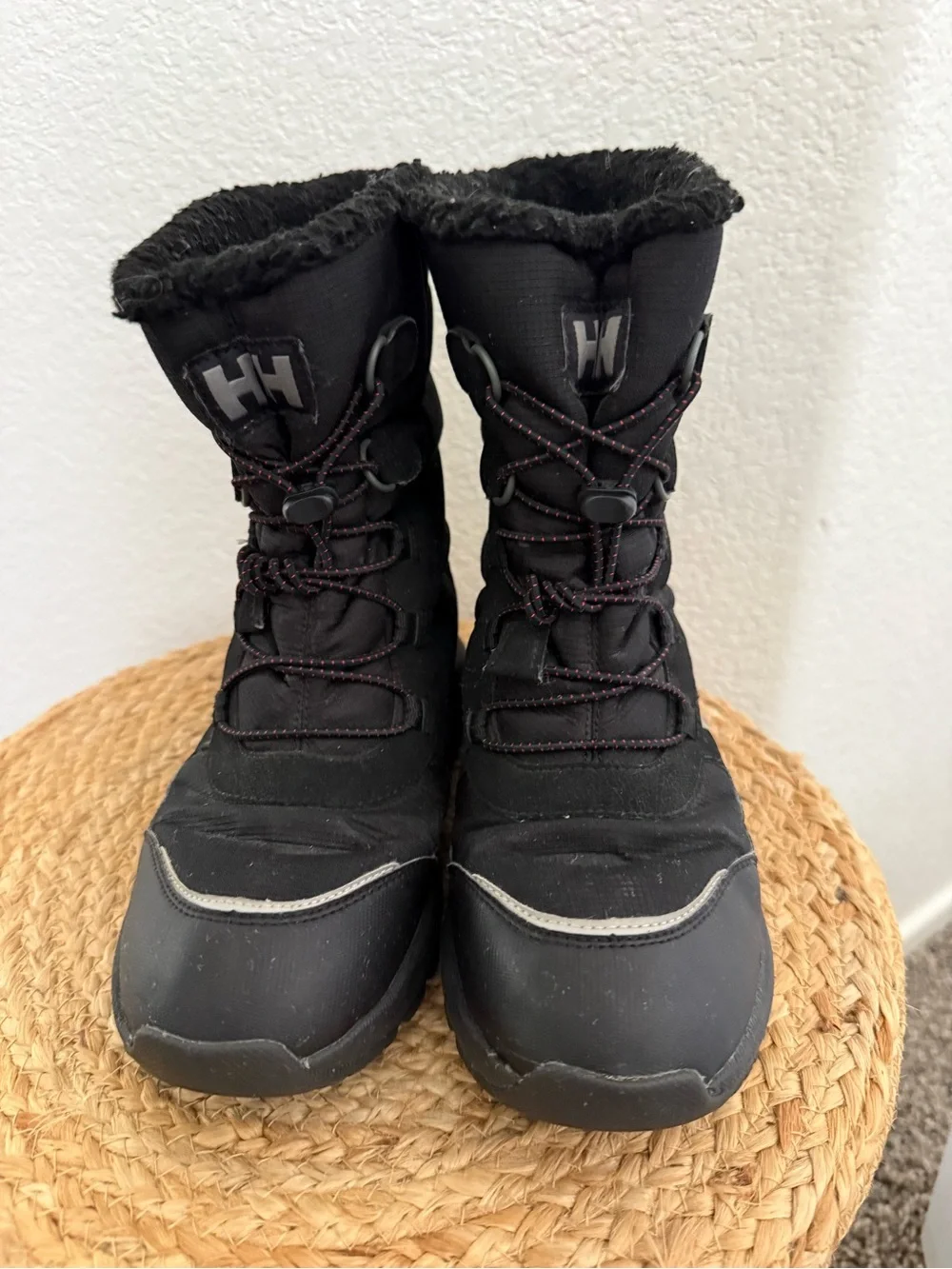 Helly Hansen Kids Black Insulated Snow Boots with Faux-Fur Cuff Size 4